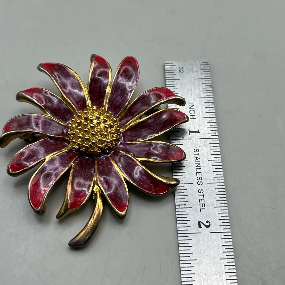 Elegant Vintage Red and Gold Enameled Flower Brooch - Stunning Statement Gift